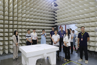 第三調(diào)研組深入廣西醫(yī)療器械檢測(cè)中心電磁兼容實(shí)驗(yàn)室 探索電磁環(huán)境檢測(cè)的科技前沿